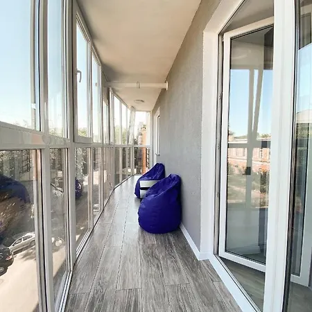 Helen: Стильні Апартаменти в Центрі Біля Корпусного Саду Poltava Room photo