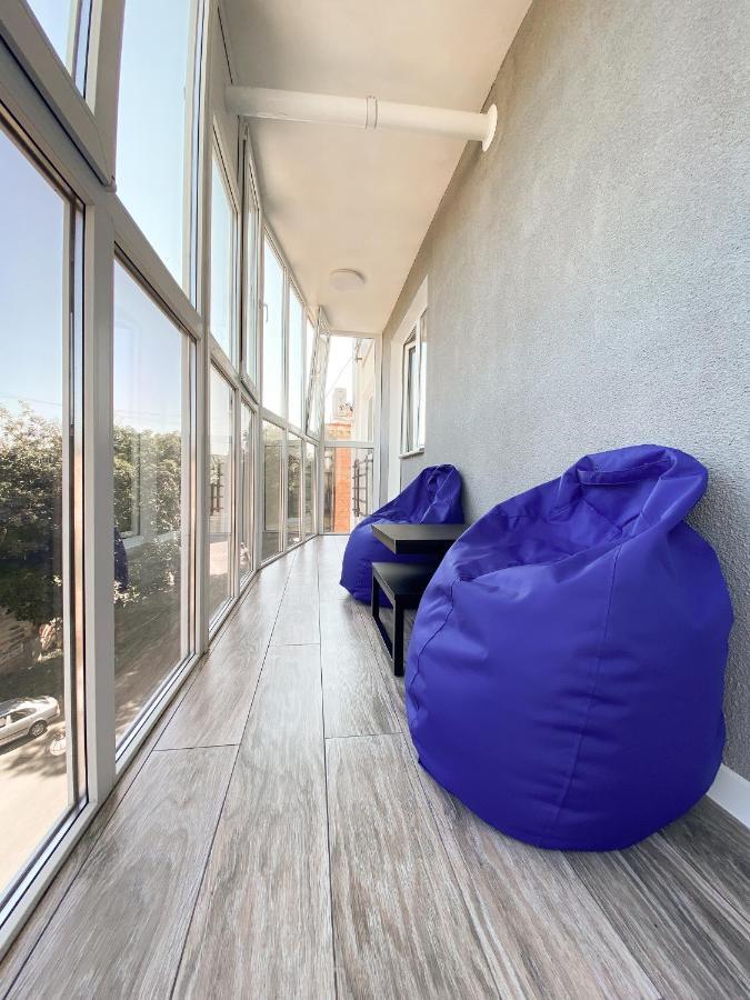 Helen: стильні в центрі біля корпусного саду Apartment Poltava