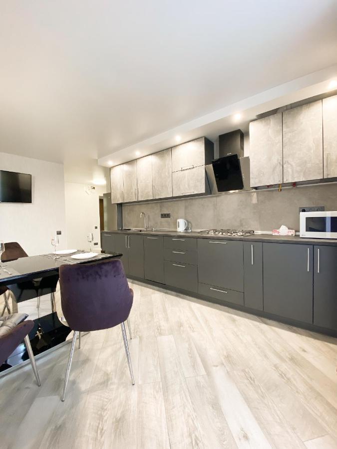 Helen: стильні в центрі біля корпусного саду Apartment *